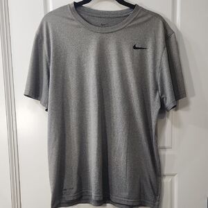 Nike Men's Short Sleeve Gray Tee Large